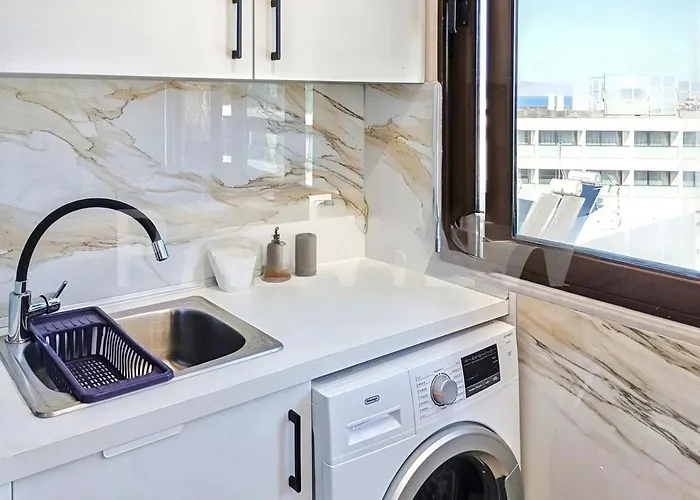 7-modern Center With Sea View! Apartment *